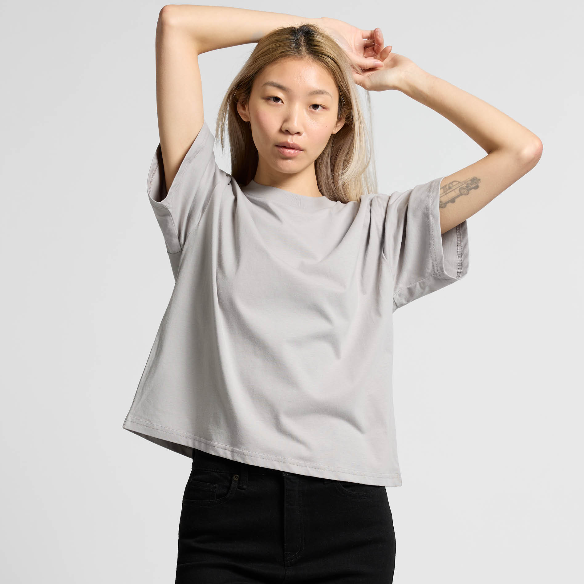 Model shot 3